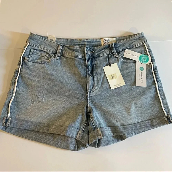 COSMIC BLUE LOVE
Jodie Short Side Piping - Picture 7 of 14